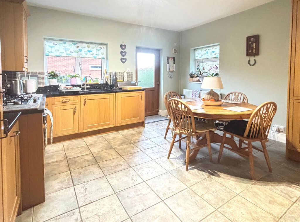 Property photo 3 of 19 Photo 4