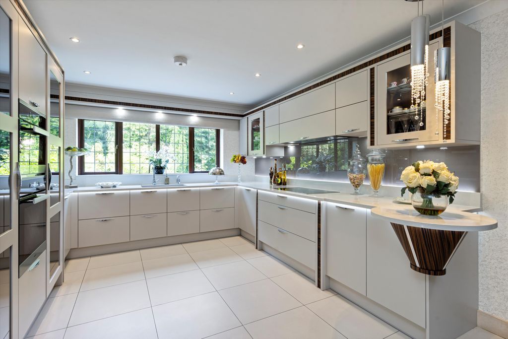 Property photo 2 of 22 Image