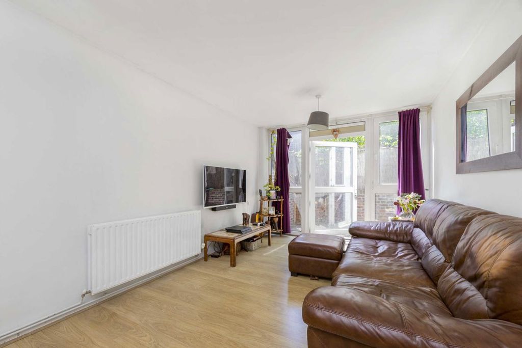 Property photo 2 of 7