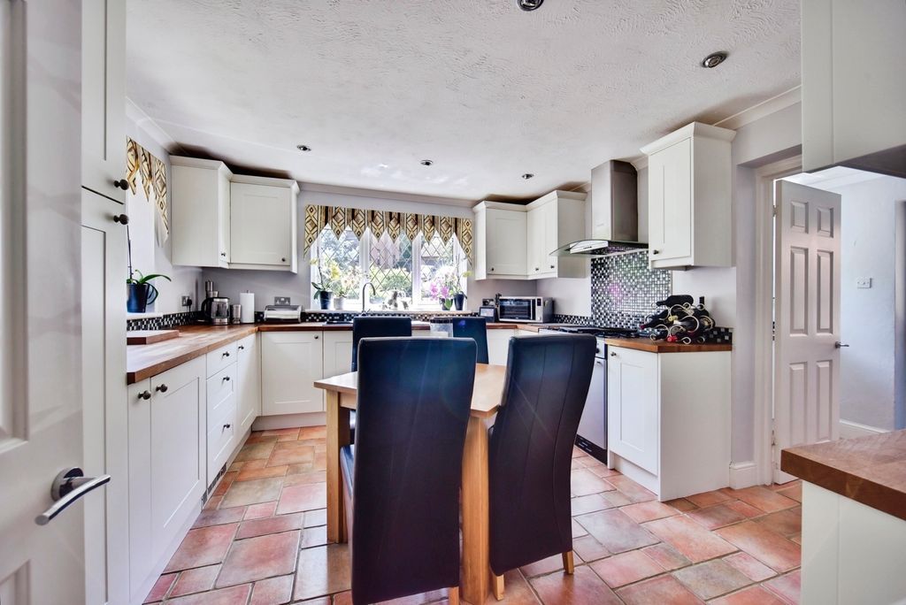 Property photo 3 of 24 Pbox-Img.Jpg