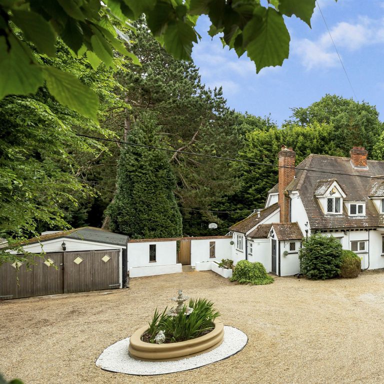 Property photo 1 of 29