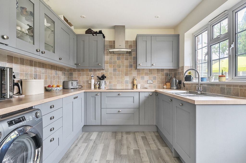 Property photo 3 of 13 1314206-17-685Bdb...