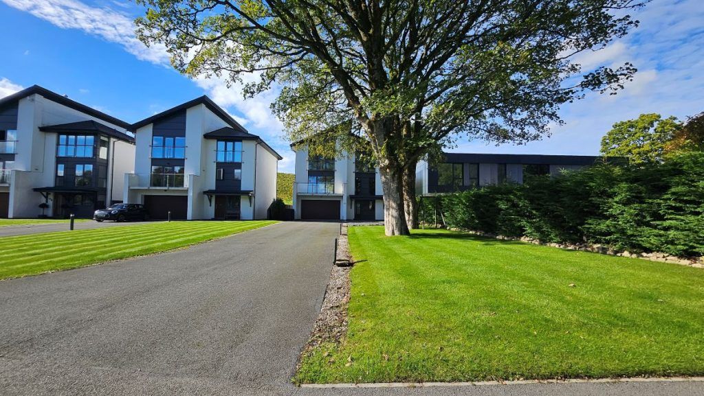 Property photo 1 of 55 55