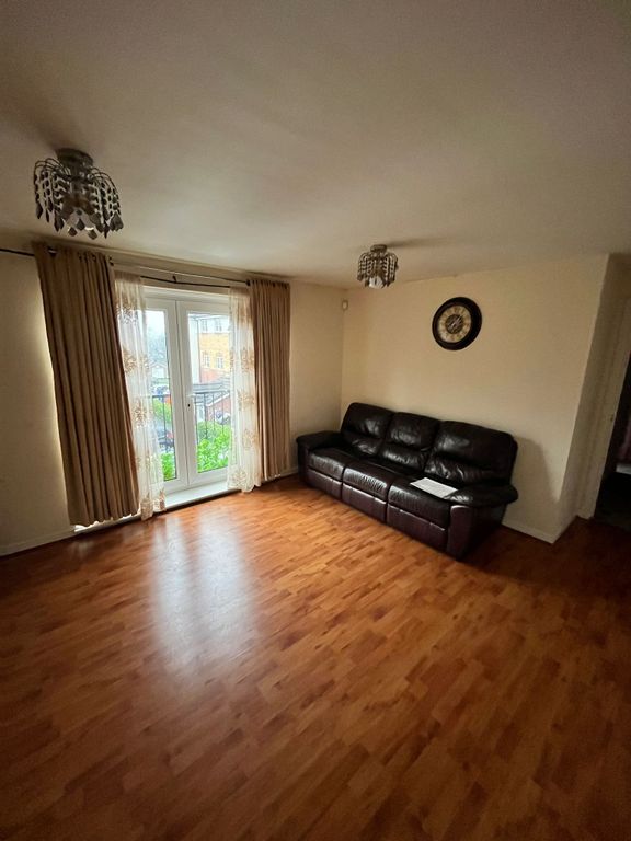 Property photo 3 of 12