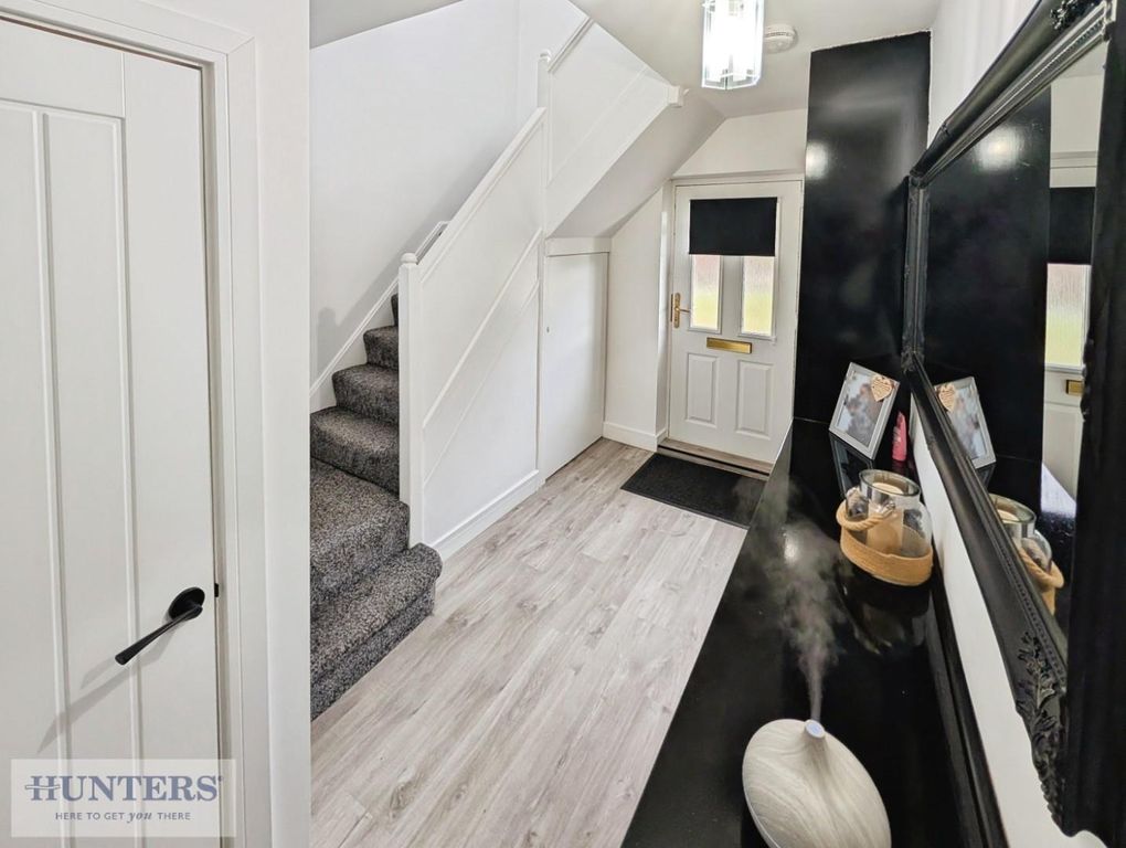 Property photo 2 of 15 Entrance Hallway