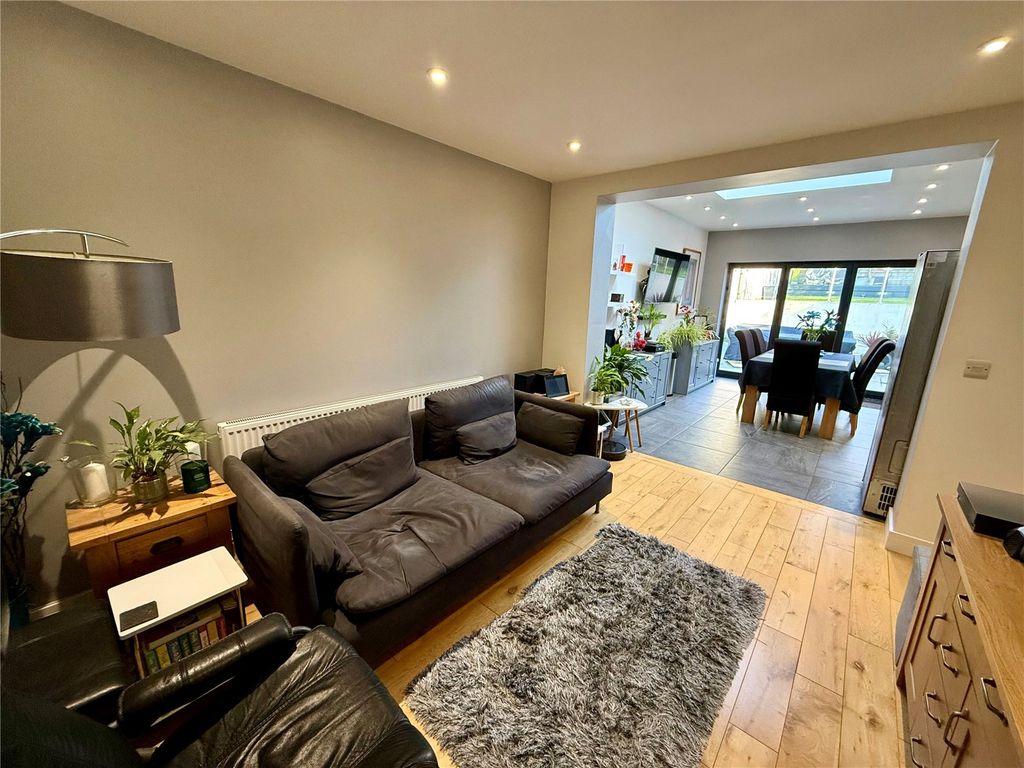 Property photo 2 of 10 Lounge