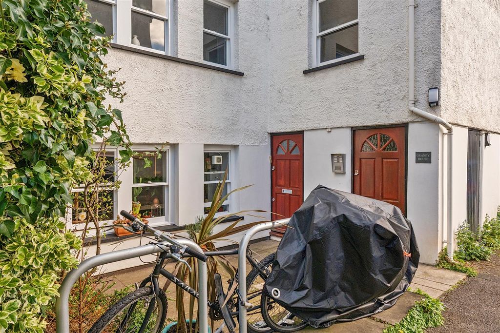 Property photo 2 of 12 1439685-3-69ce510ba3795.Jpg