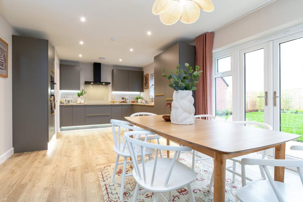 Property photo 3 of 11 4