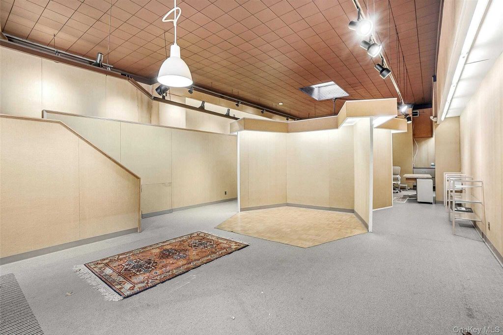 Property photo 3 of 10 <Alttext/>