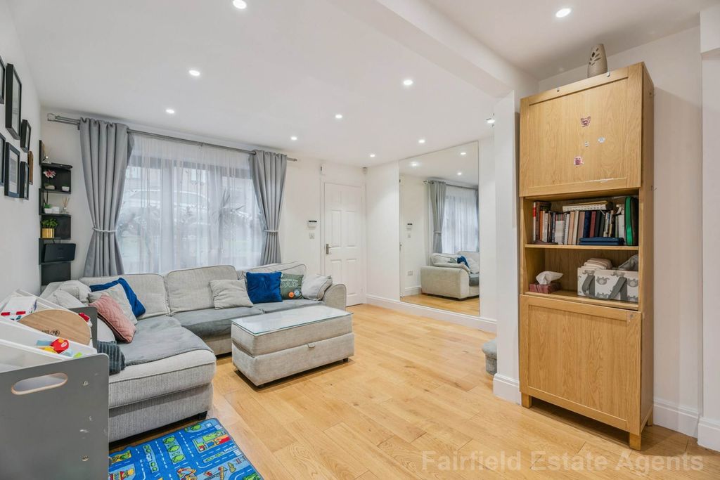 Property photo 3 of 19