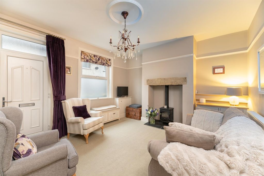 Property photo 3 of 27 Sitting Room