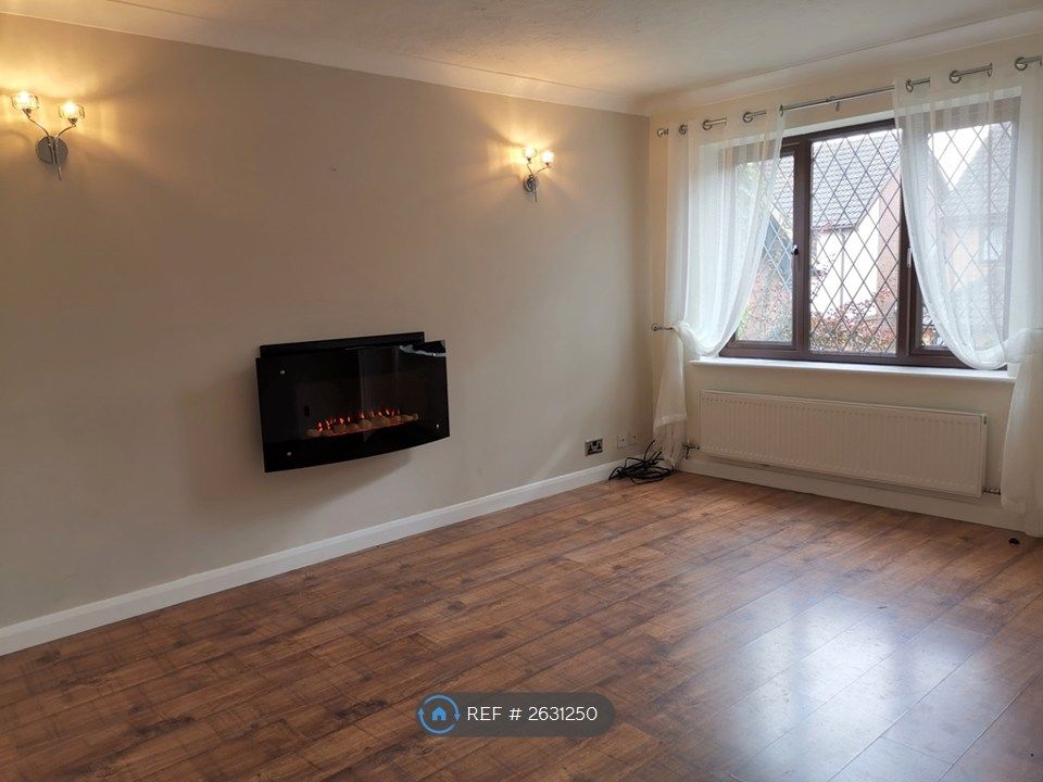 Property photo 2 of 14 Living Room
