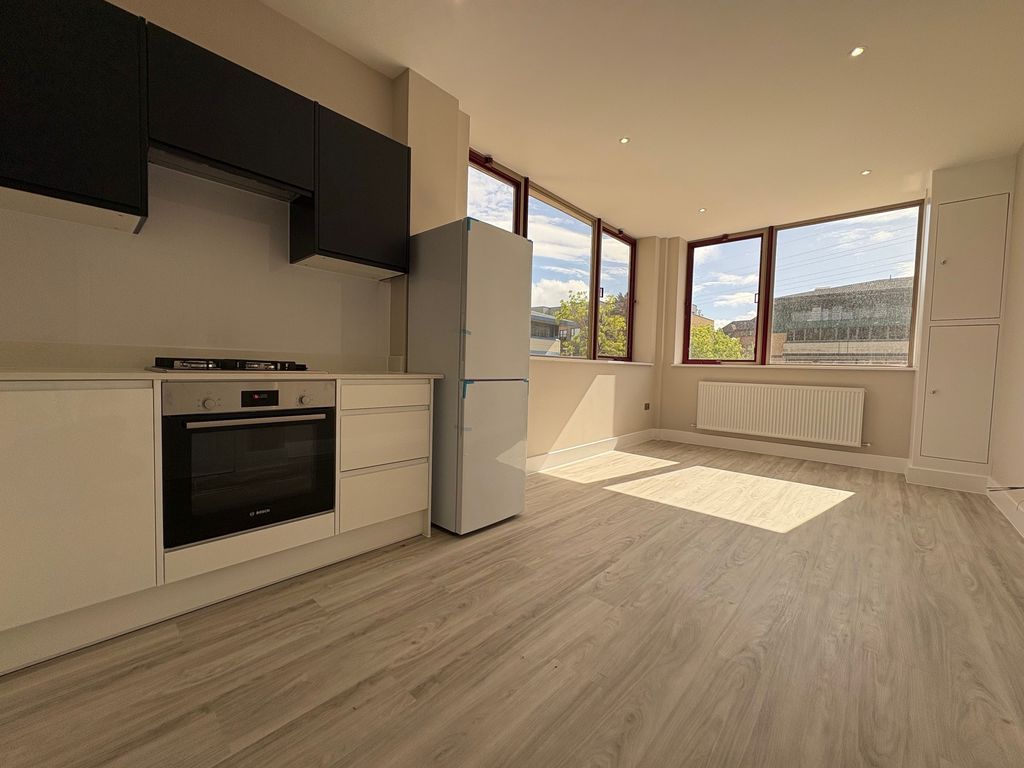 Property photo 3 of 6 Photo 5