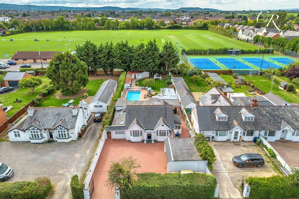 Property photo 1 of 34