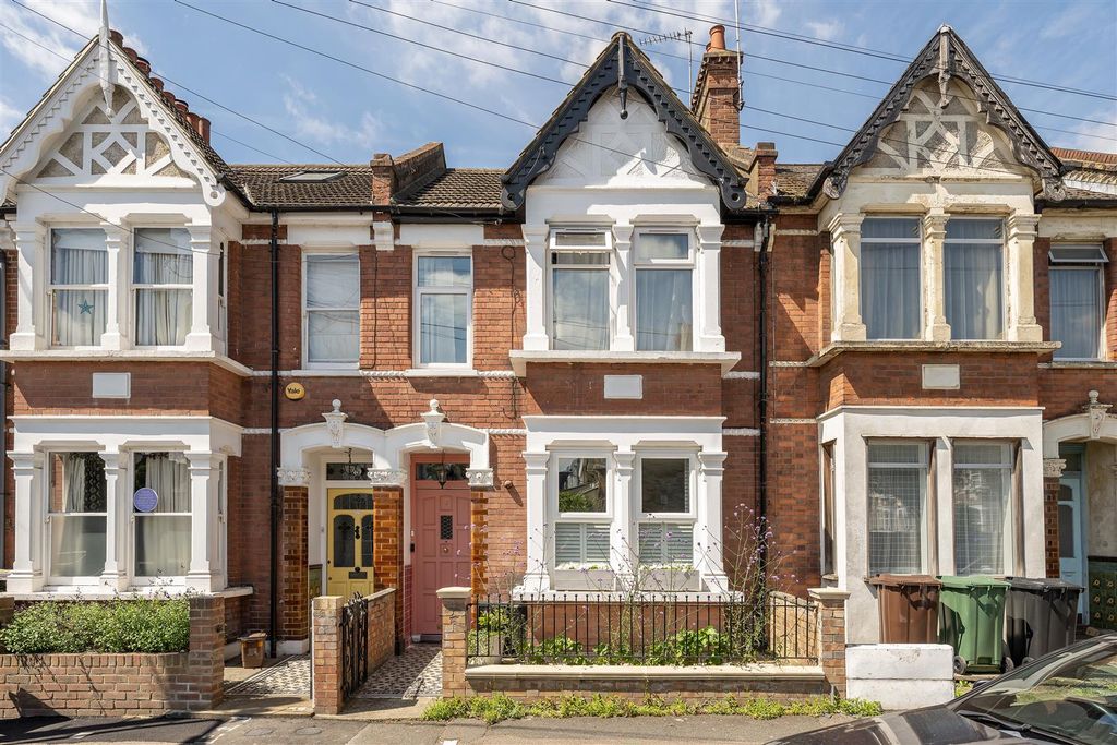 Property photo 1 of 29 Sylvan Road, E17