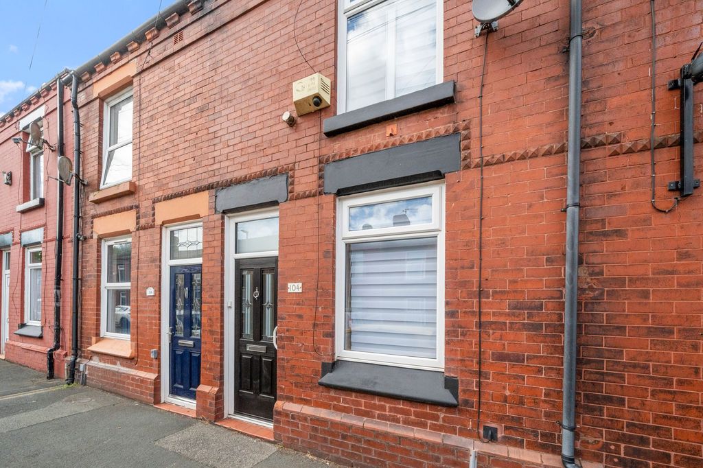 Property photo 1 of 17