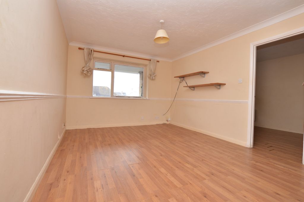 Property photo 2 of 6 Lounge