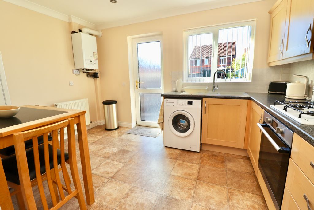 Property photo 2 of 13 Img_0944