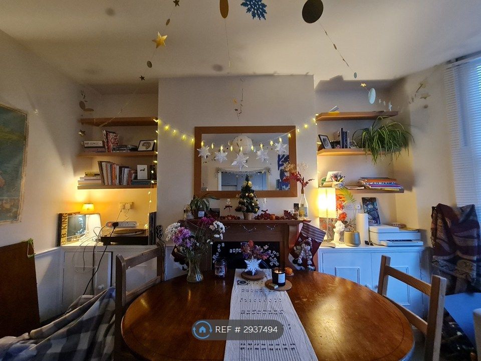 Property photo 1 of 6 Lounge