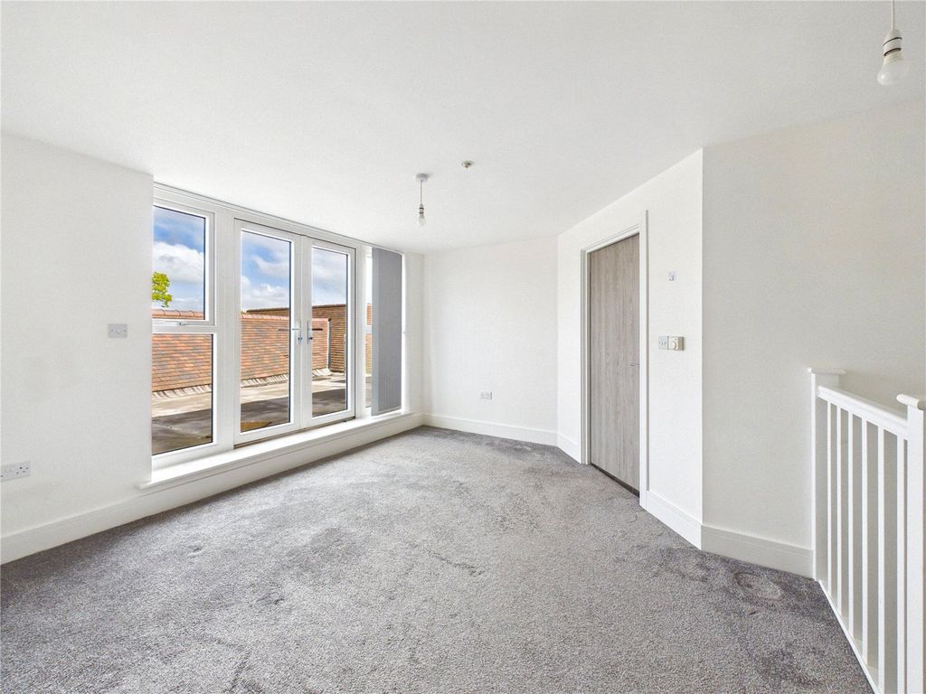 Property photo 3 of 11 Picture No. 26