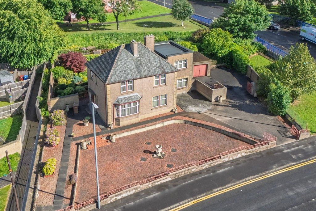 Property photo 1 of 43