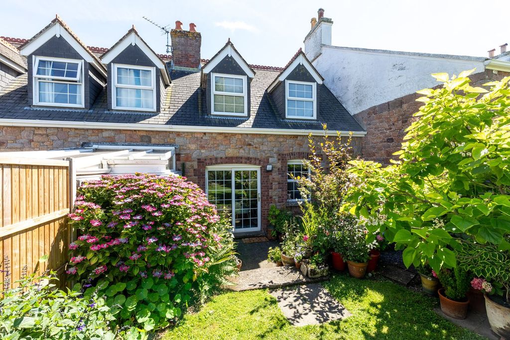 Property photo 1 of 31