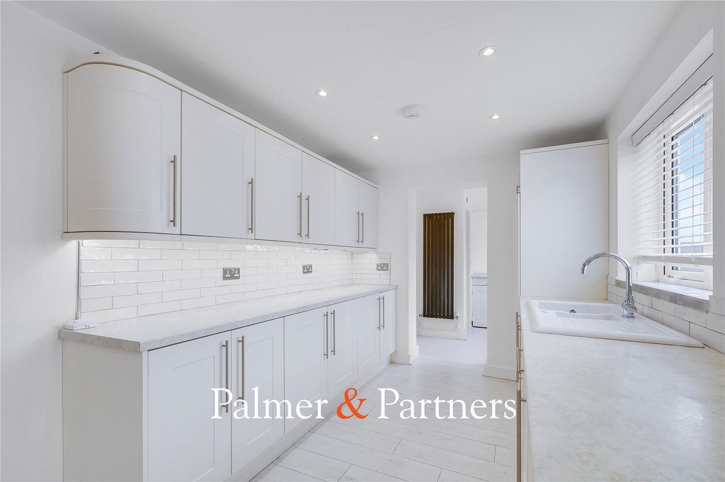 Property photo 2 of 30 Picture No. 04