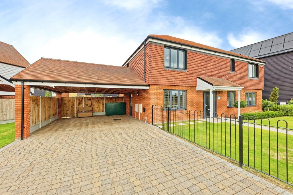 Property photo 3 of 28 Picture No. 03