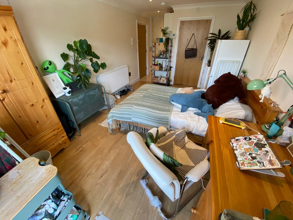 Property photo 3 of 5