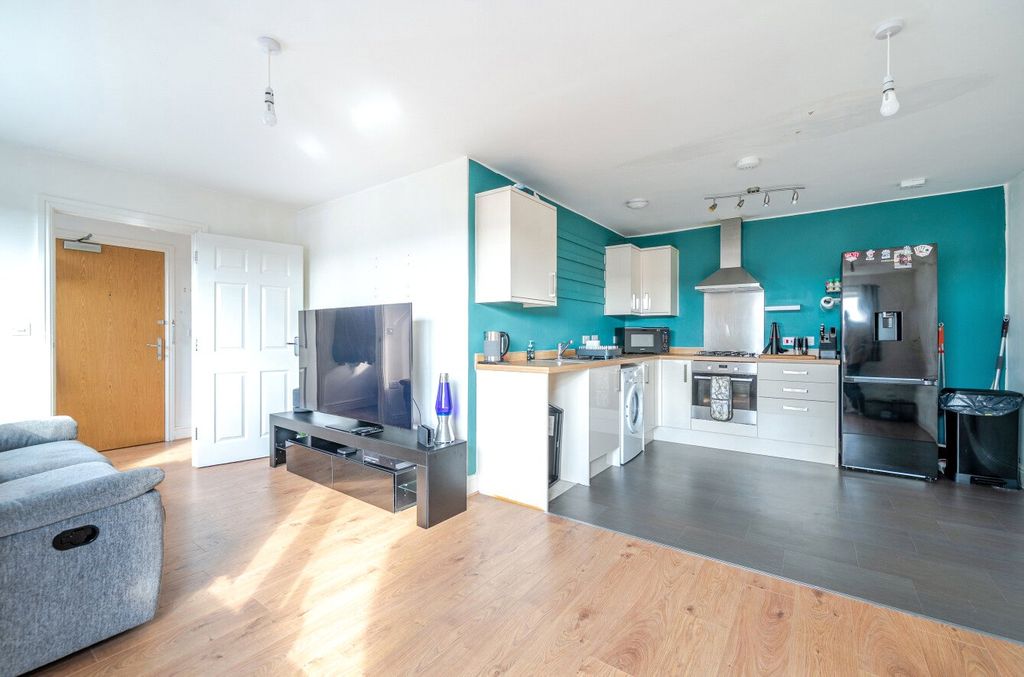 Property photo 2 of 11 1357076-3-68cd227...