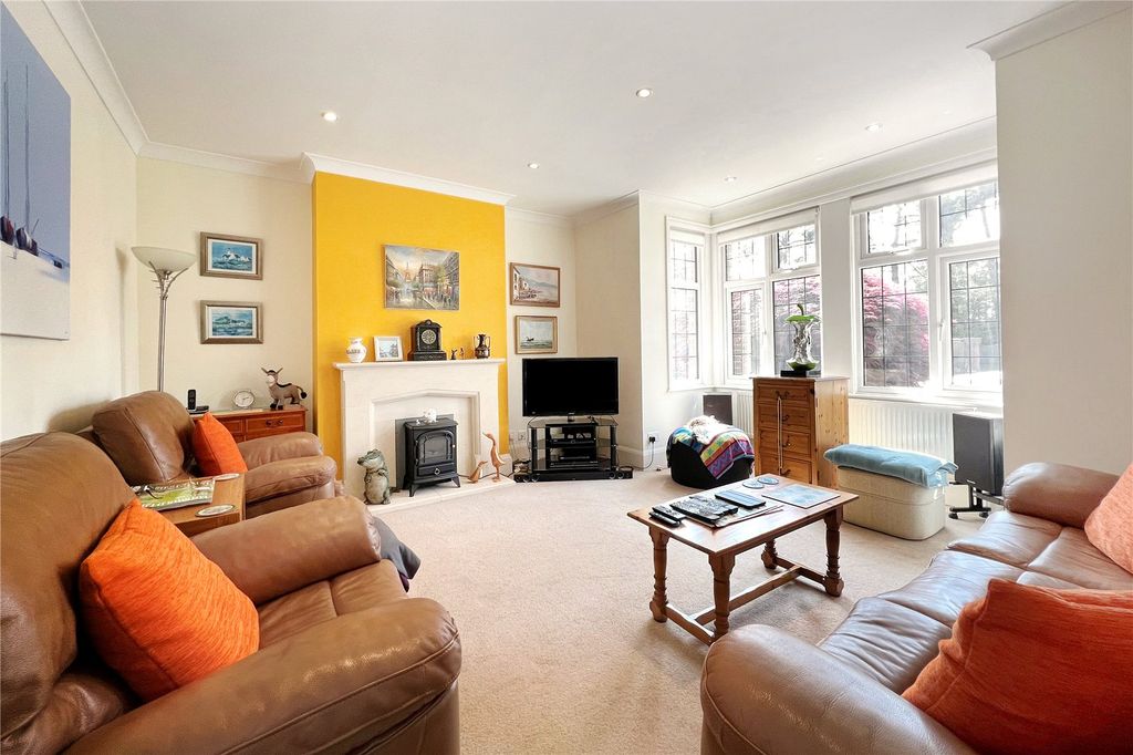 Property photo 2 of 28 Picture No. 20