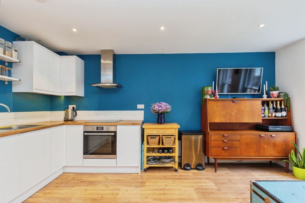 Property photo 2 of 26