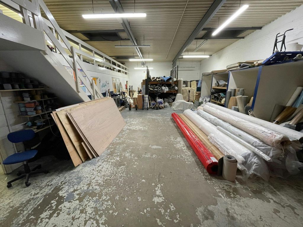 Property photo 2 of 9 Unit 4 The Portman Centre - 4.Jpg