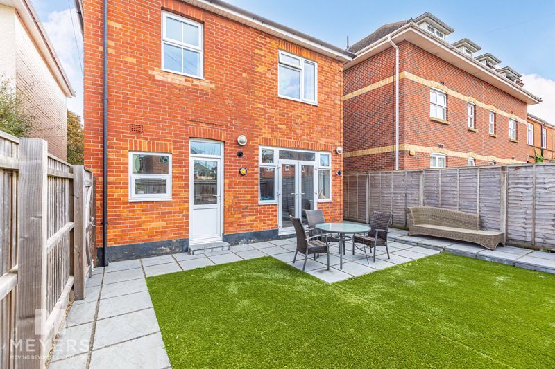 Property photo 1 of 19 Photo 3