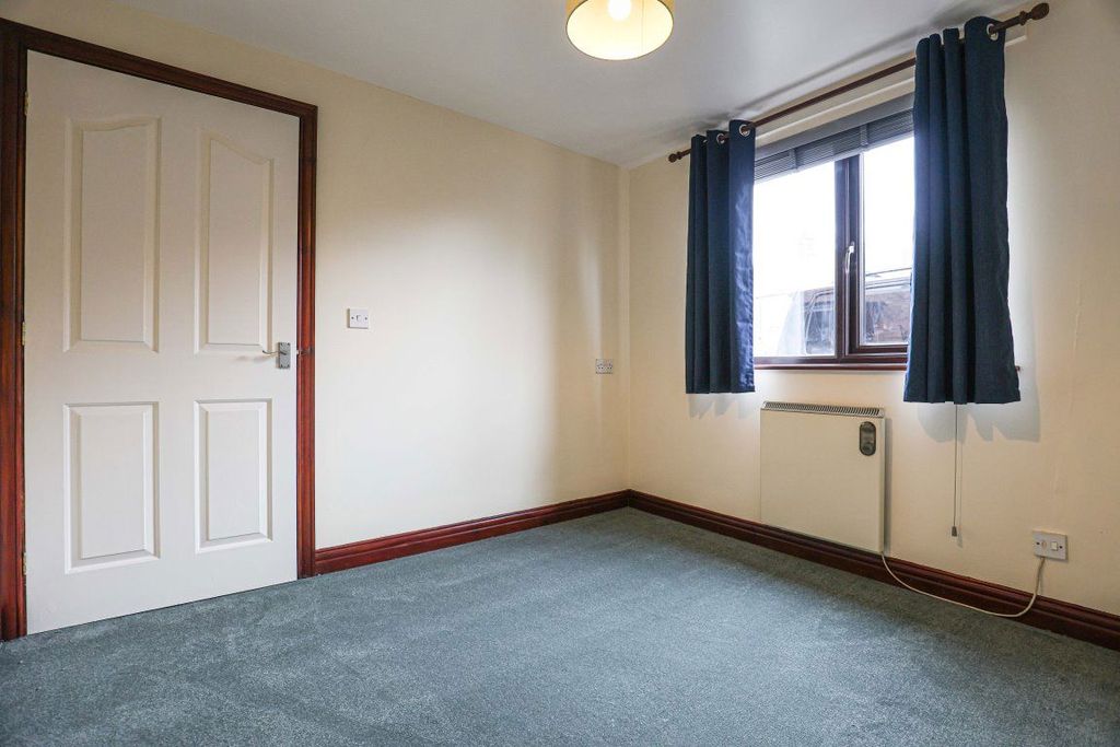 Property photo 3 of 6