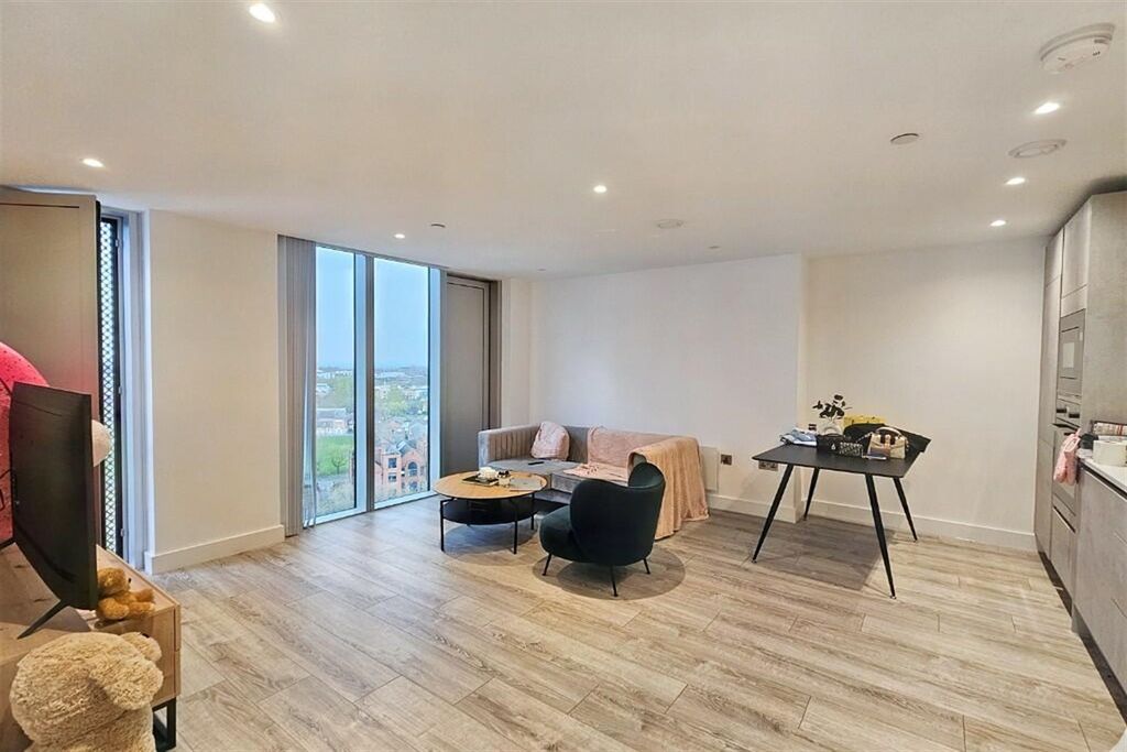 Property photo 2 of 20 (Main)