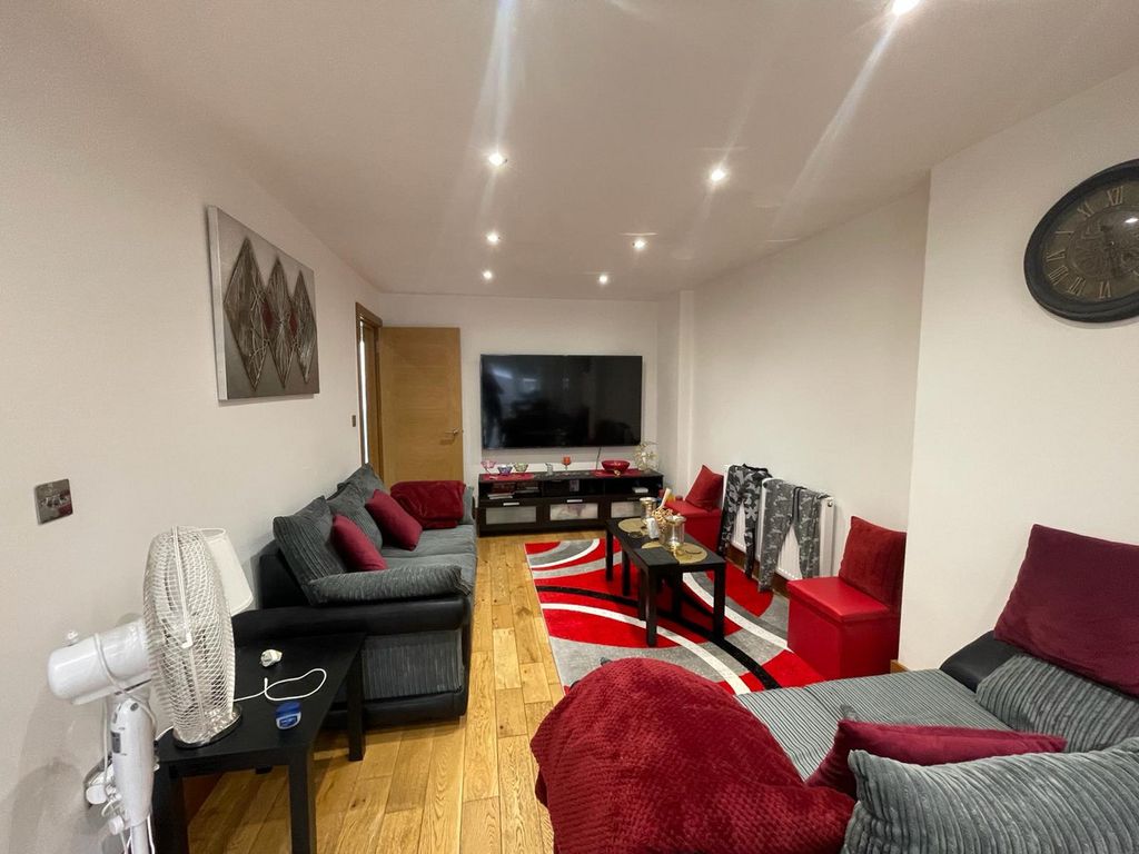 Property photo 3 of 12