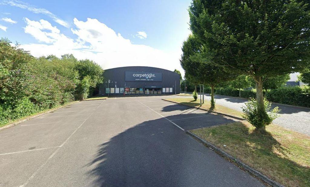 Property photo 3 of 8 Bath Road - Carpetright.Png