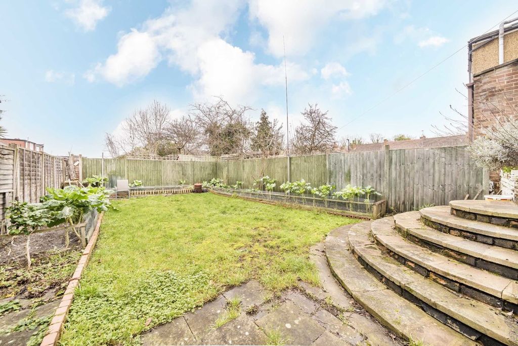 Property photo 3 of 6