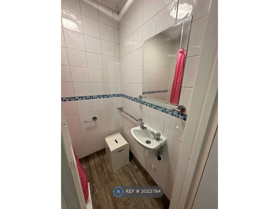 Property photo 3 of 4 Bathroom