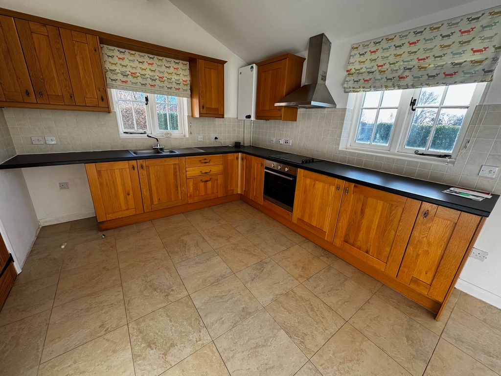 Property photo 2 of 21 Kitchen