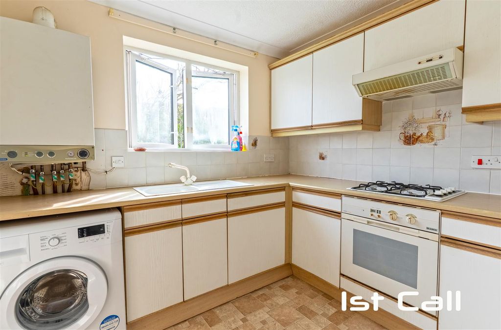 Property photo 3 of 7 Kitchen.Jpg