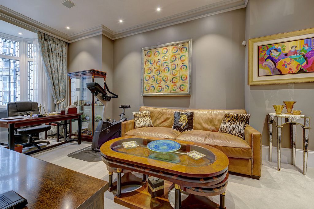 Property photo 3 of 11