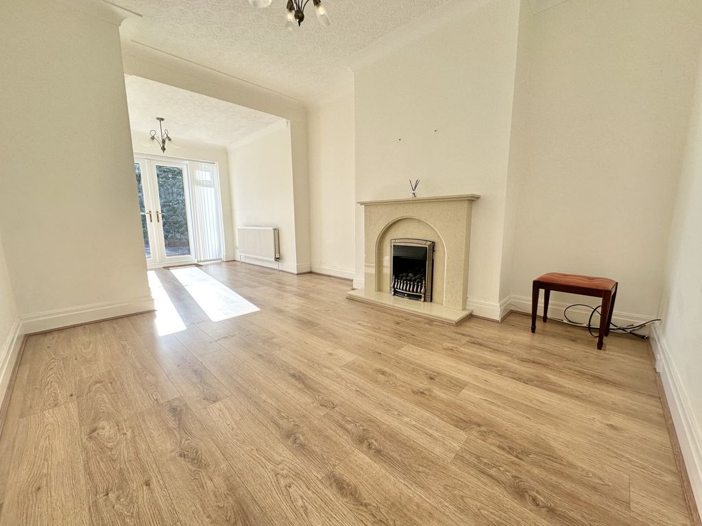Property photo 3 of 24