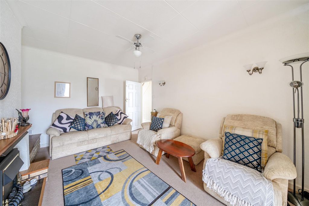 Property photo 3 of 25