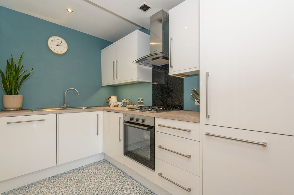 Property photo 2 of 9 _D787273-117