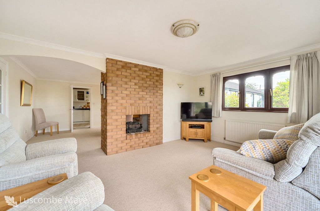 Property photo 3 of 18