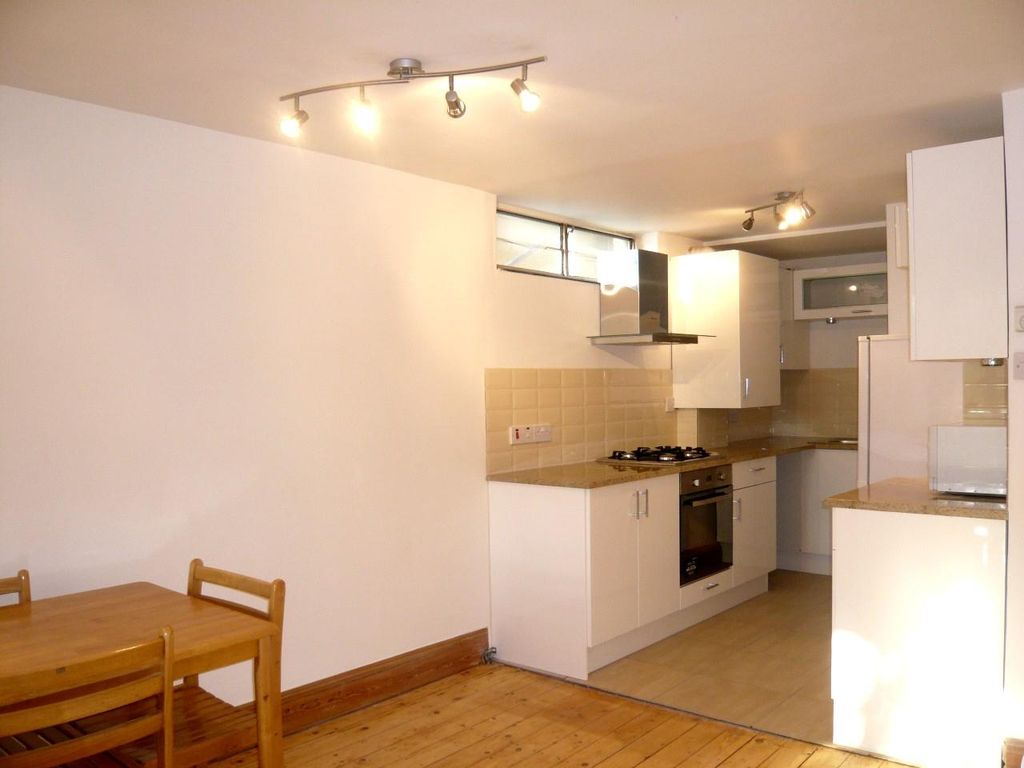 Property photo 1 of 9 Kitchen