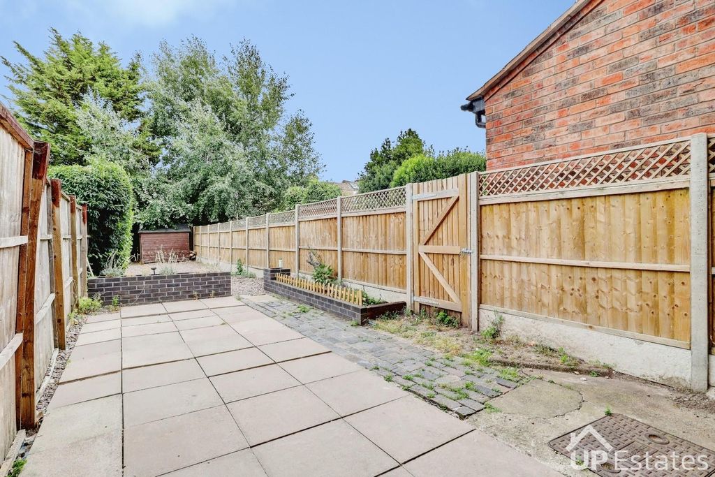 Property photo 2 of 17