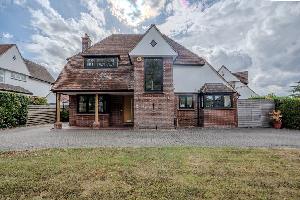 Property photo 2 of 23